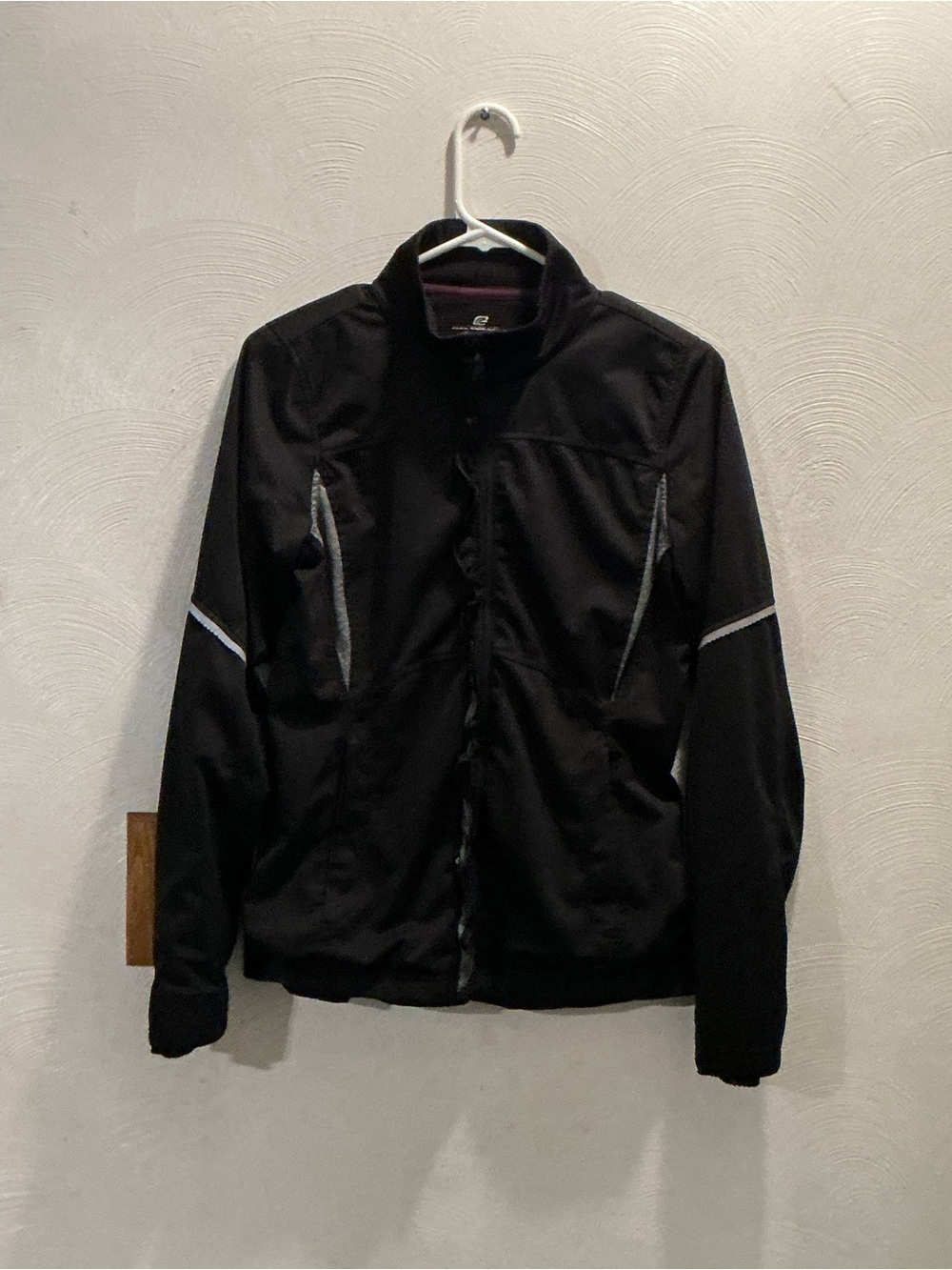 RoadRunner Sport Women’s Black w/Gray Trim Lightweight Runner’s Jacket. Size S.